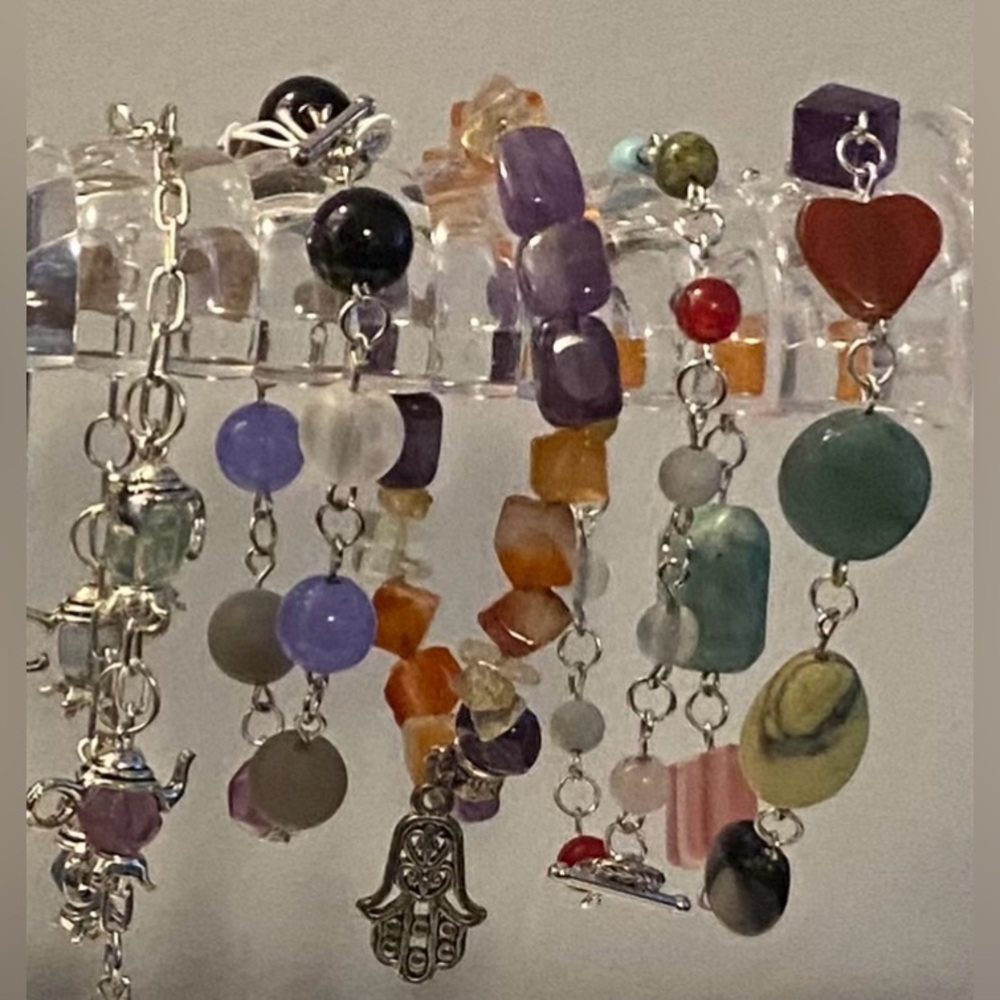 NEW Multiple crystal bracelets - Picture 2 of 7